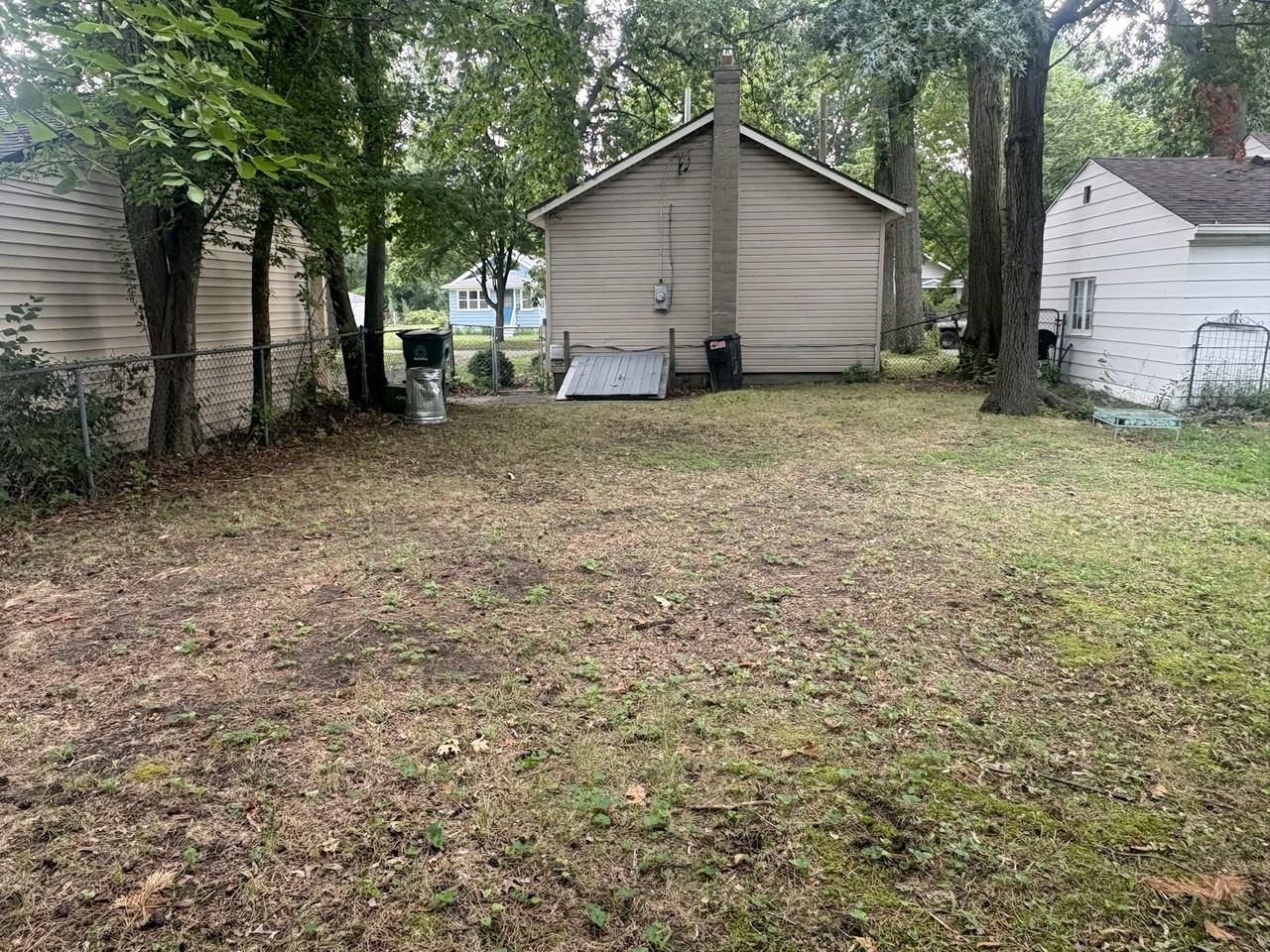 525 Stratford Road - Photo 2 of 8