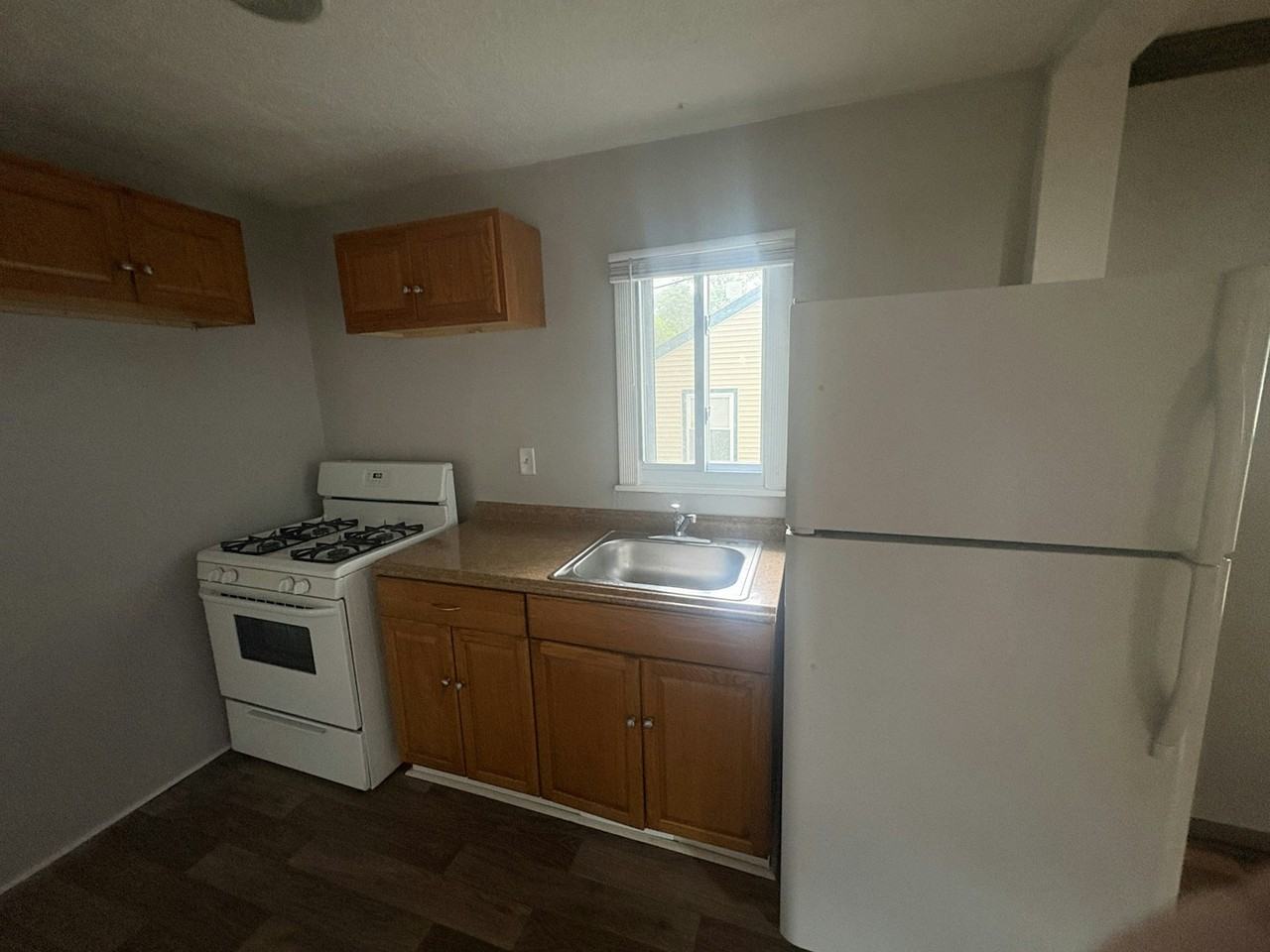 525 Stratford Road - Photo 5 of 8