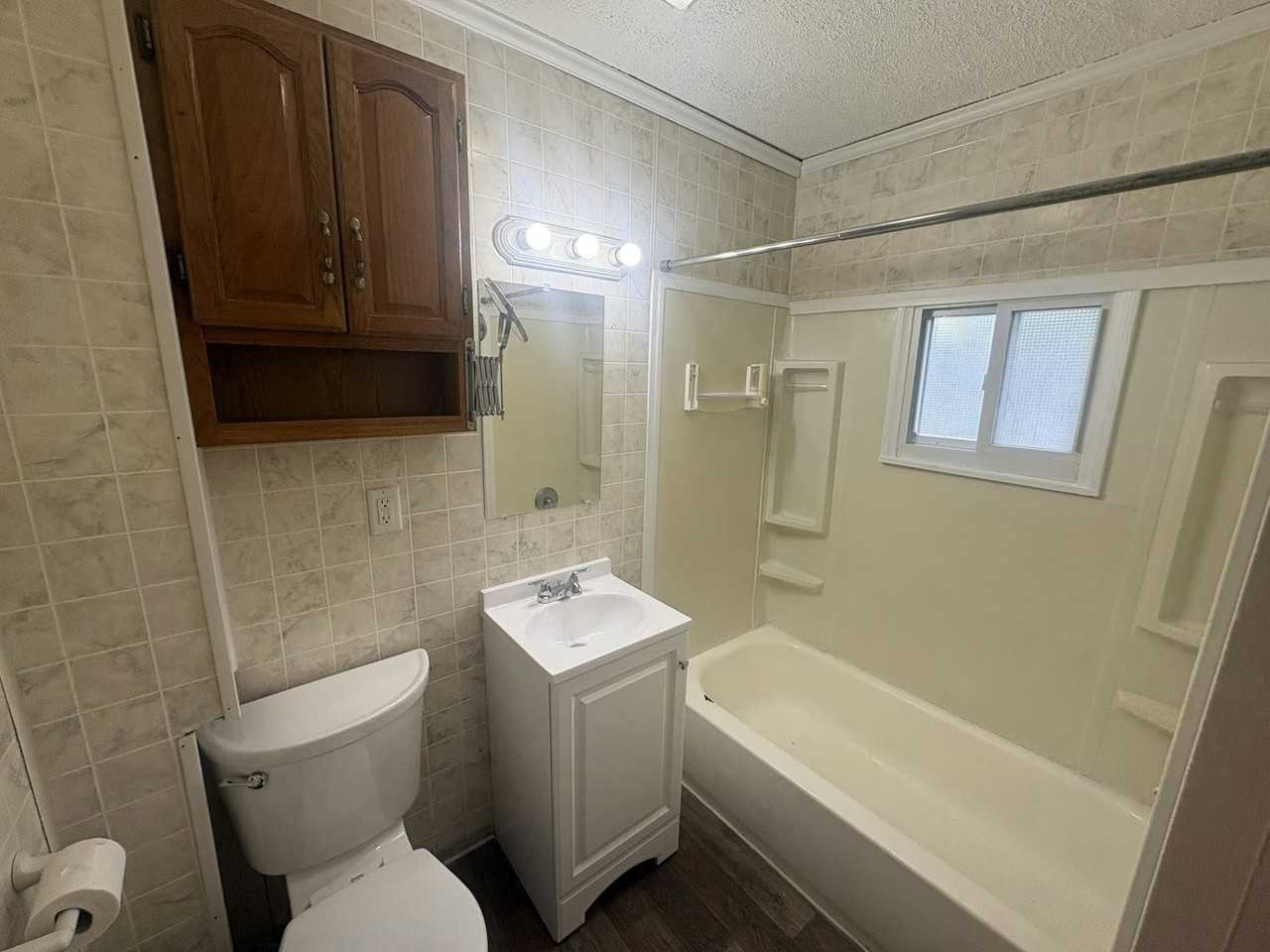 525 Stratford Road - Photo 7 of 8