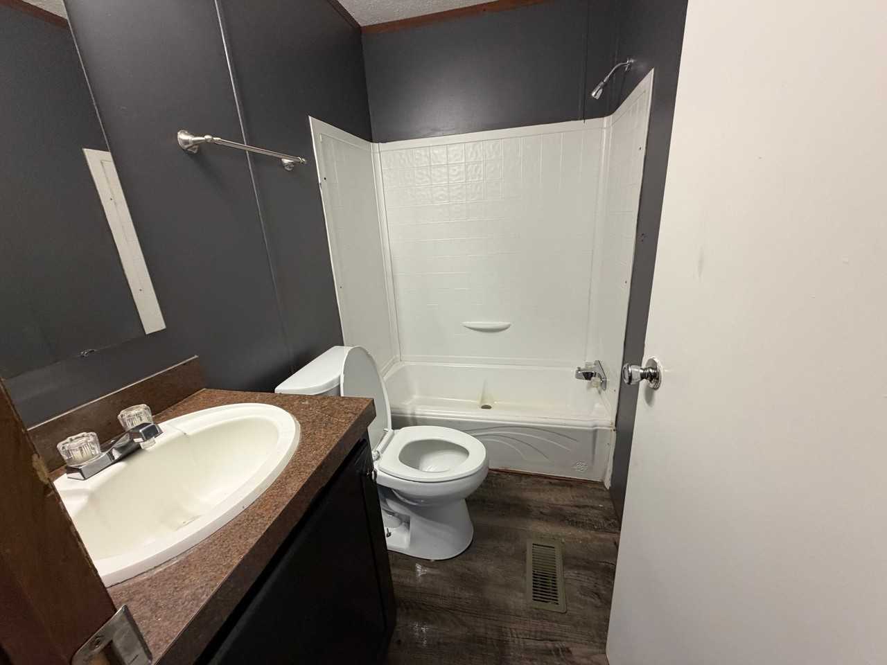 34 Locust St - Photo 3 of 11