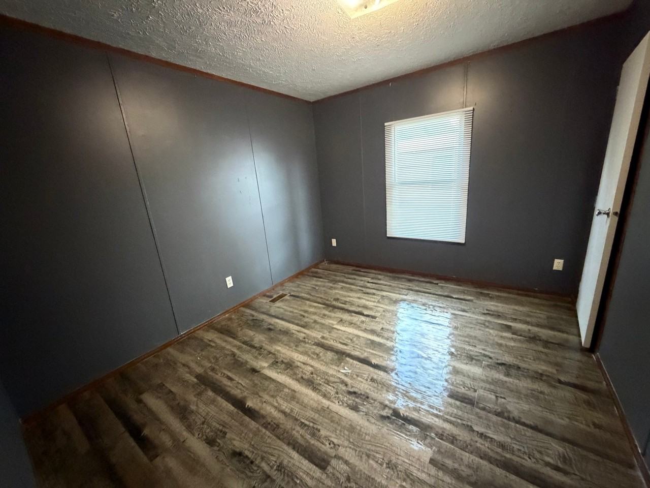 34 Locust St - Photo 4 of 11