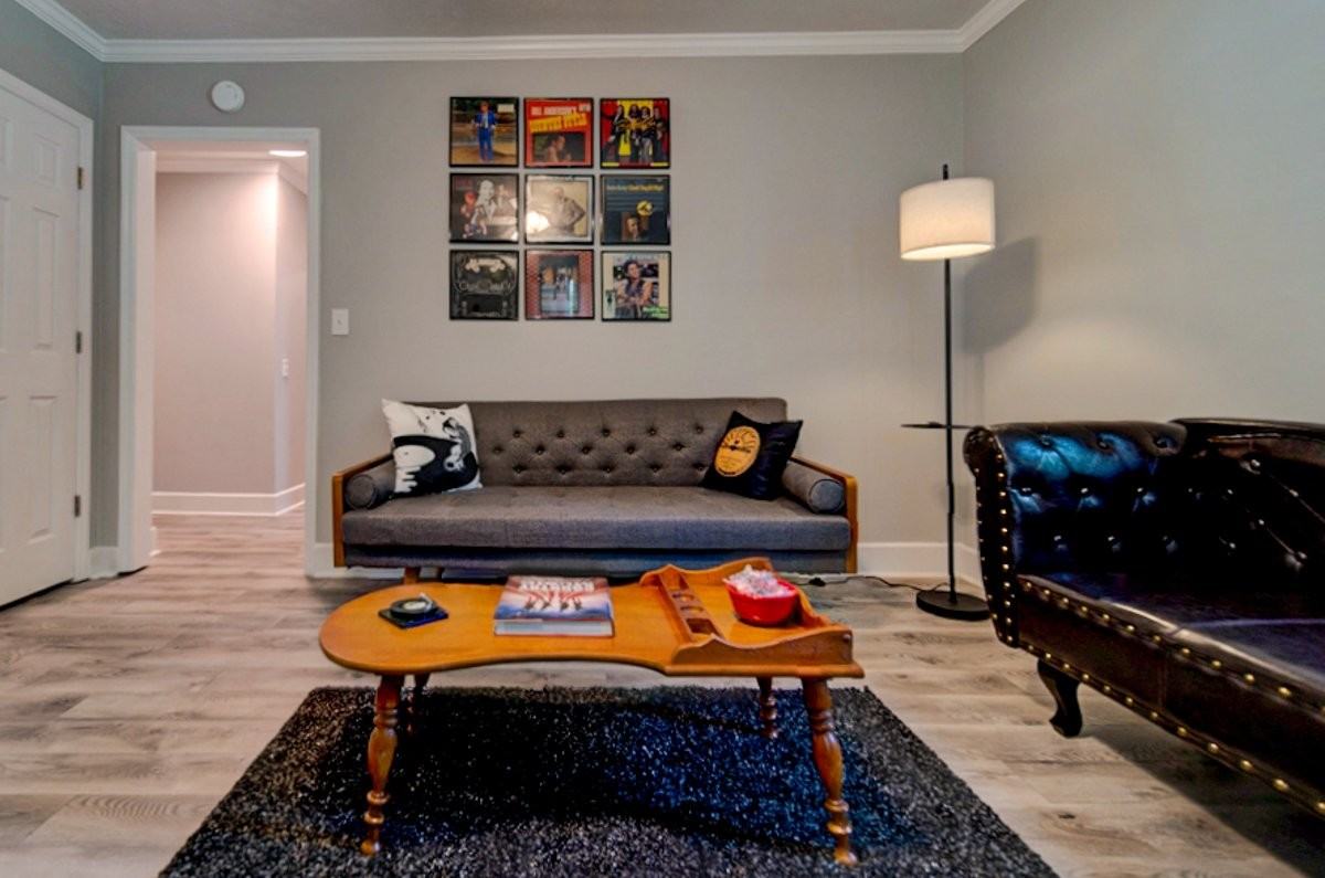 401 Kingwood Dr #B - Photo 2 of 11