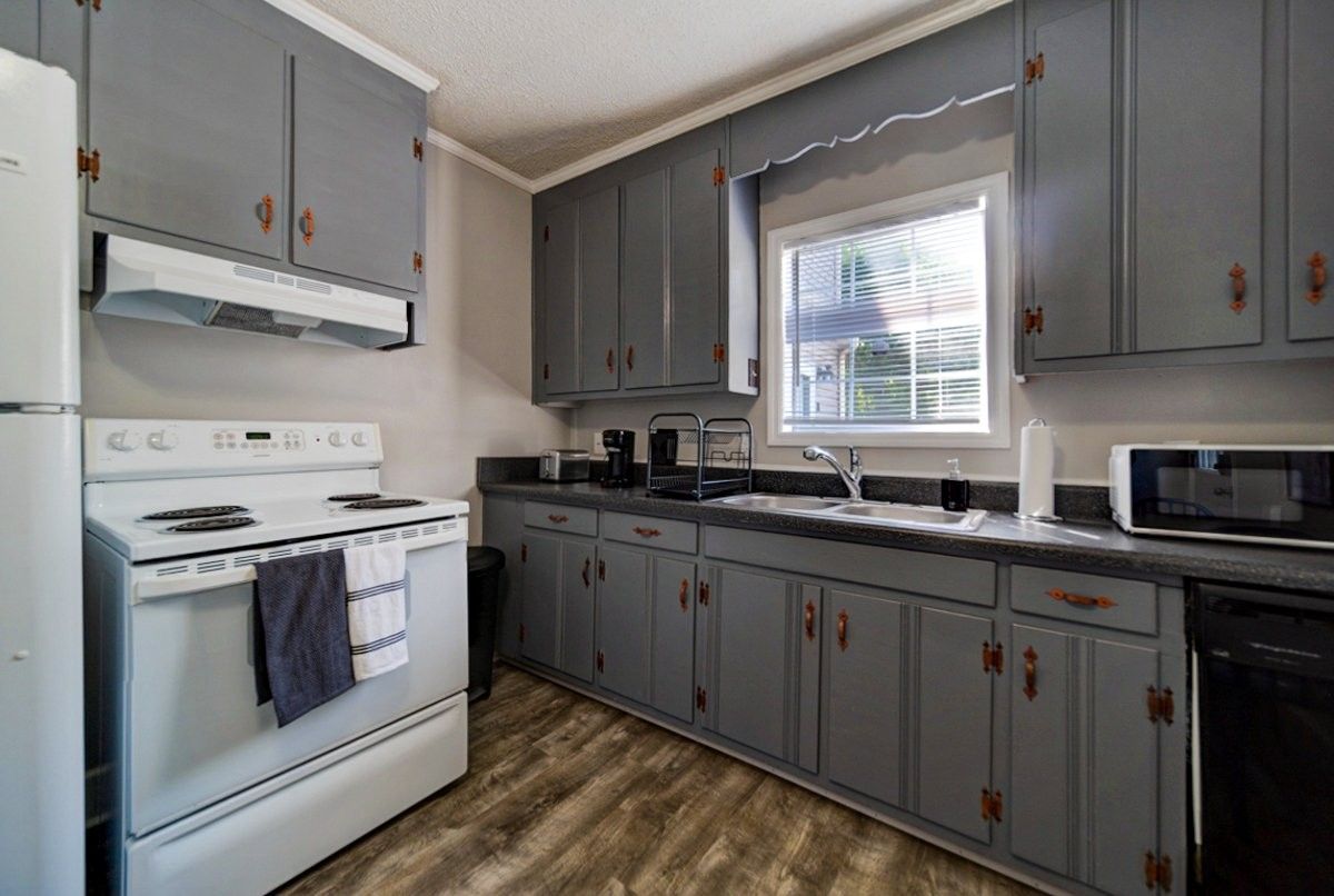 401 Kingwood Dr #B - Photo 3 of 11