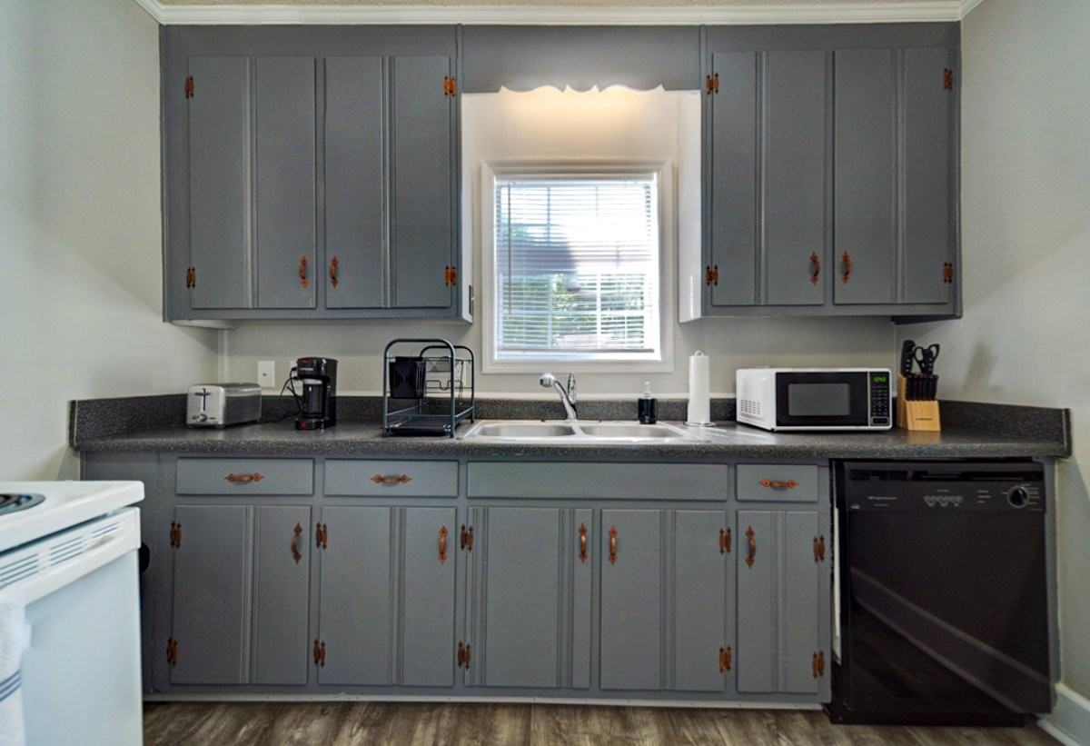 401 Kingwood Dr #B - Photo 4 of 11