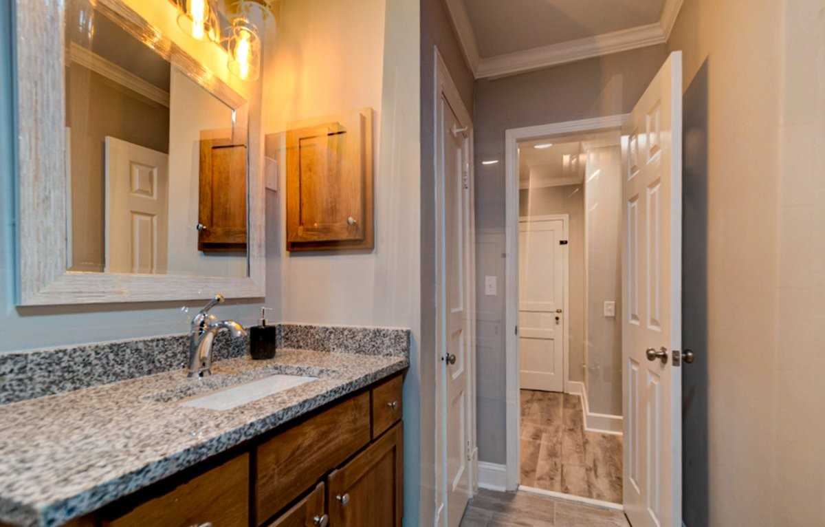 401 Kingwood Dr #B - Photo 6 of 11