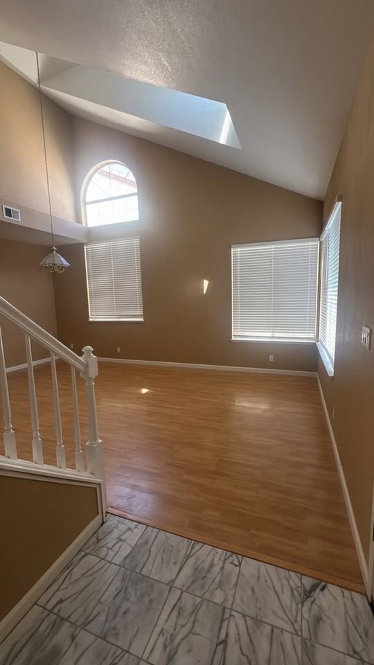 181 Summerwind Dr - Photo 2 of 8