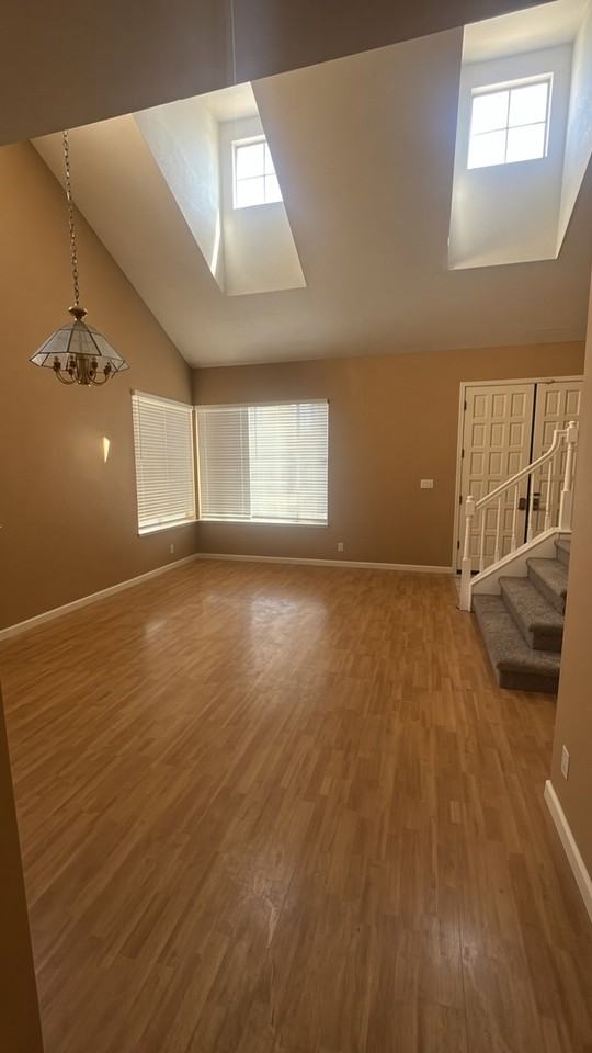 181 Summerwind Dr - Photo 4 of 8