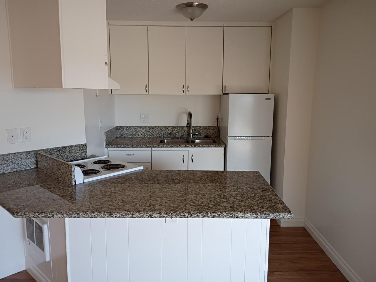 4901 Heil Ave - Photo 5 of 19