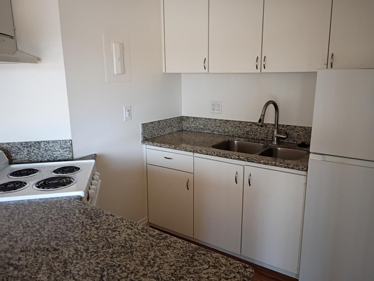 4901 Heil Ave - Photo 6 of 19