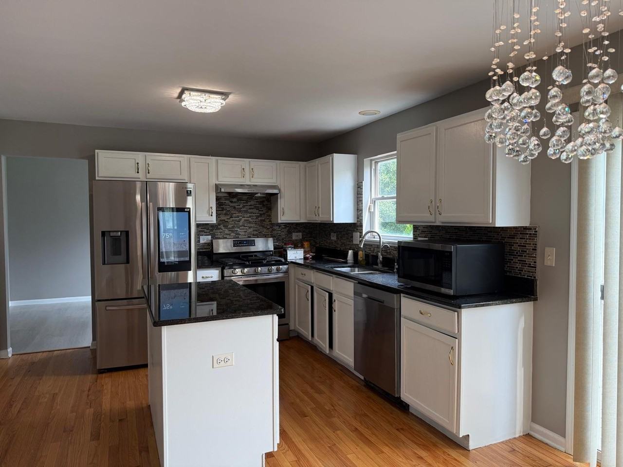 3713 Edgebrook Ct - Photo 4 of 17