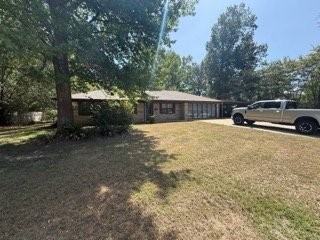 2412 Redbud St - Photo 2 of 17