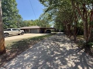 2412 Redbud St - Photo 3 of 17