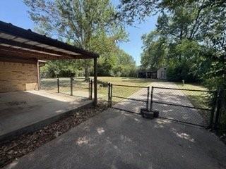 2412 Redbud St - Photo 6 of 17