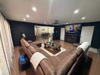 2412 Redbud St - Photo 7 of 17