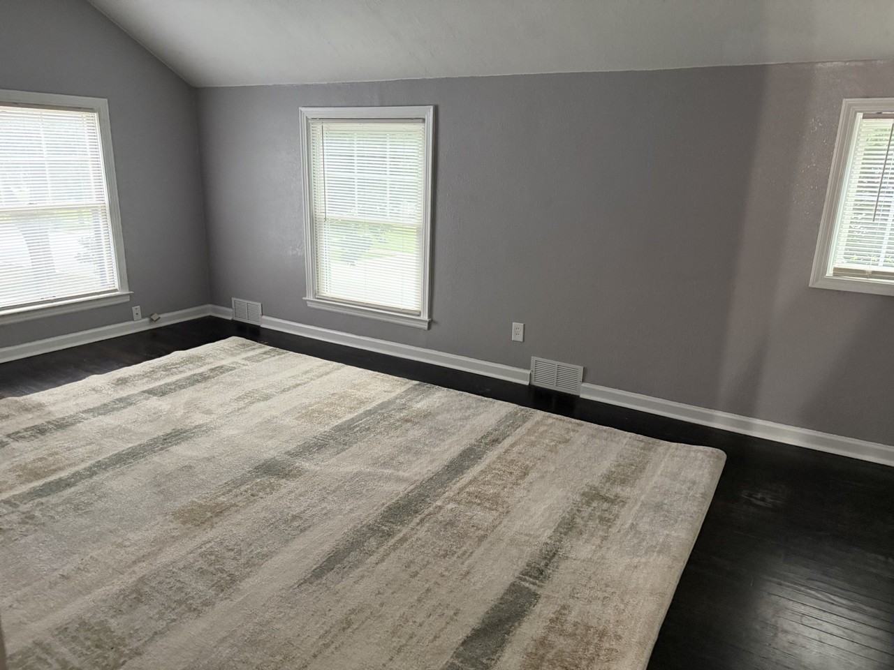820 1/2 Vine St - Photo 3 of 20