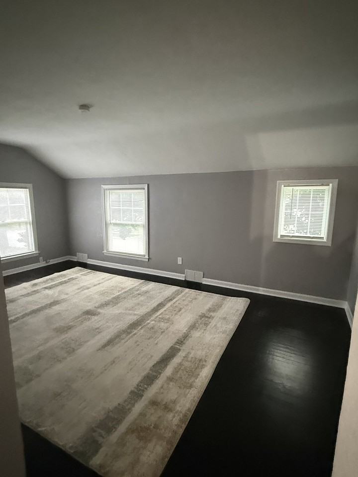 820 1/2 Vine St - Photo 4 of 20