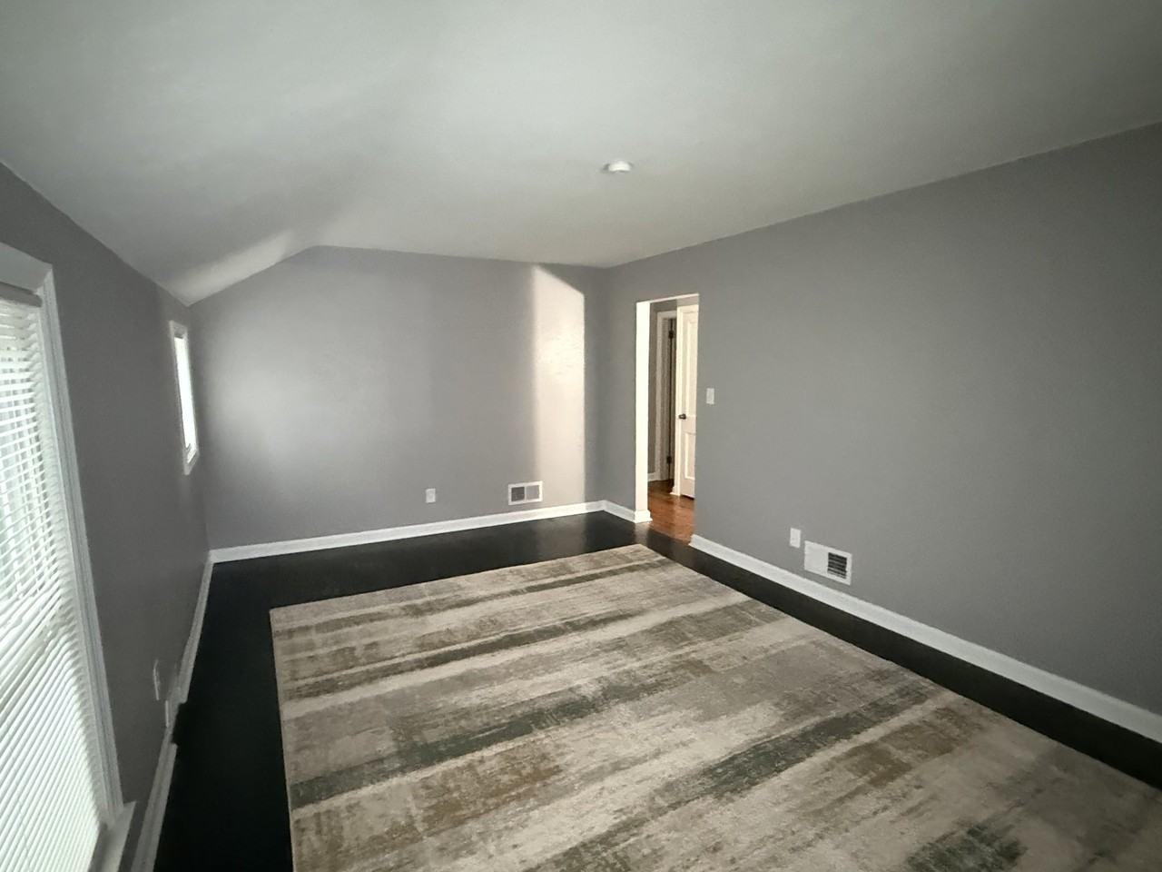 820 1/2 Vine St - Photo 5 of 20