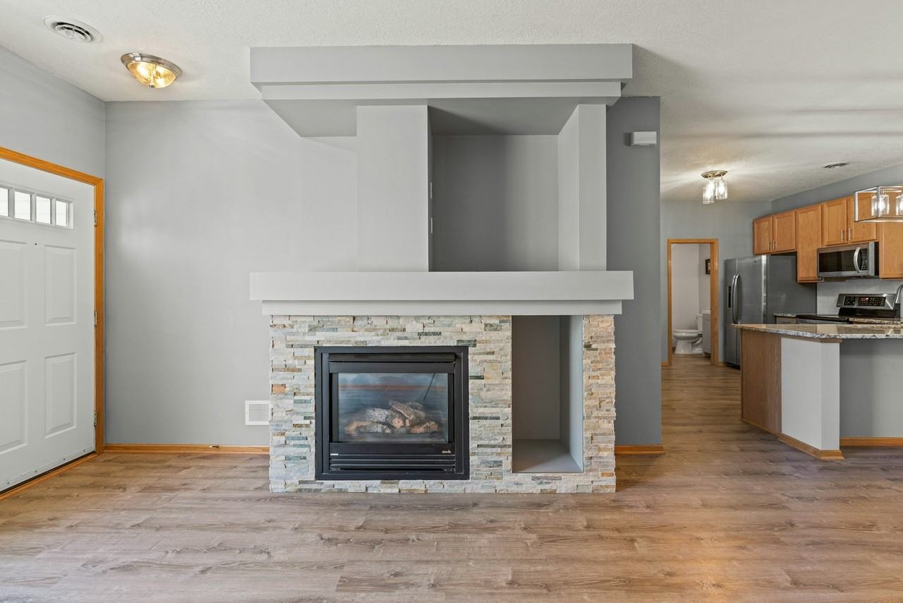 18012 69th Place North - Photo 4 of 19