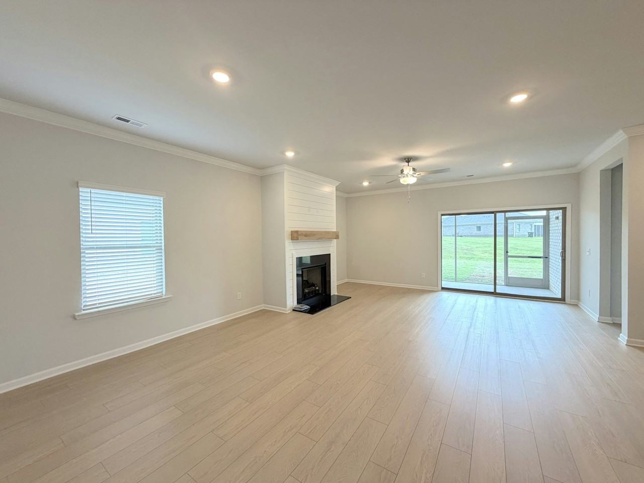 137 Clift Creek Drive - Photo 5 of 39