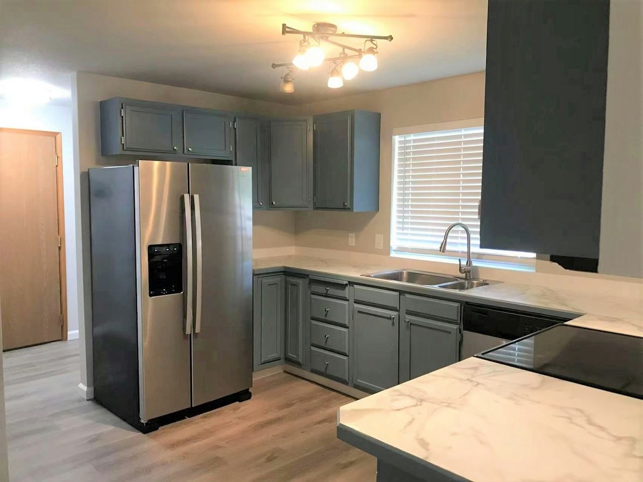 1410 South 32nd Avenue - Photo 2 of 6