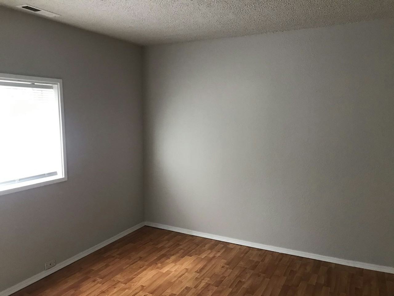 1507 South 8th Avenue - Photo 2 of 9