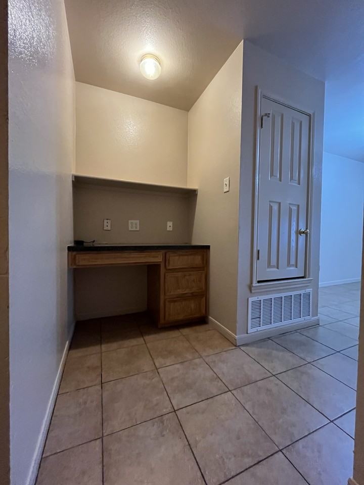 1301 Nicholas Cir #A - Photo 6 of 16