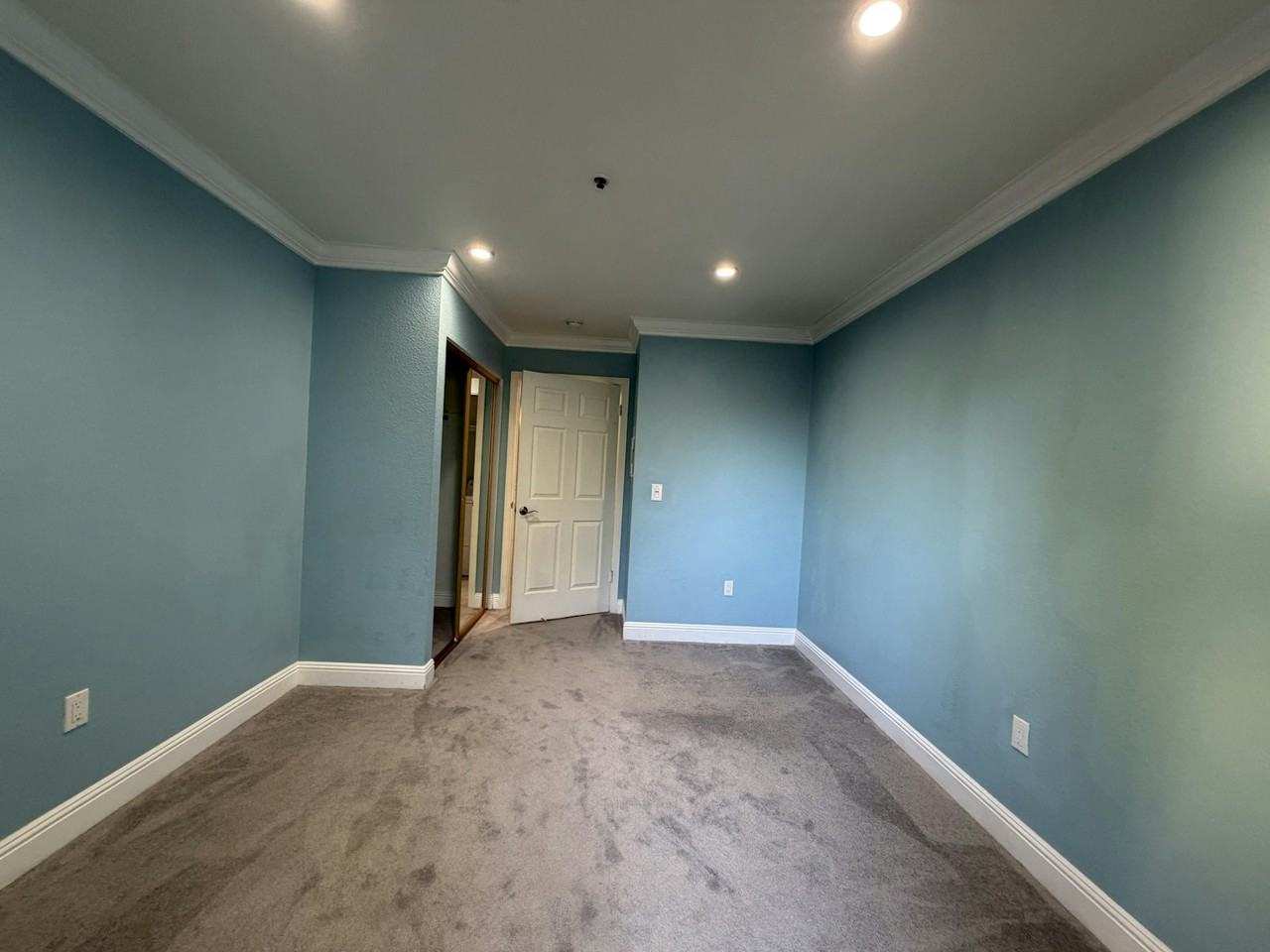 576 W Parr Avenue , Unit 24 - Photo 7 of 23