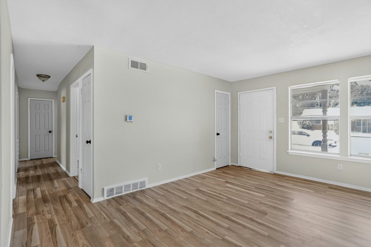 1004 Lotus Avenue - Photo 7 of 15