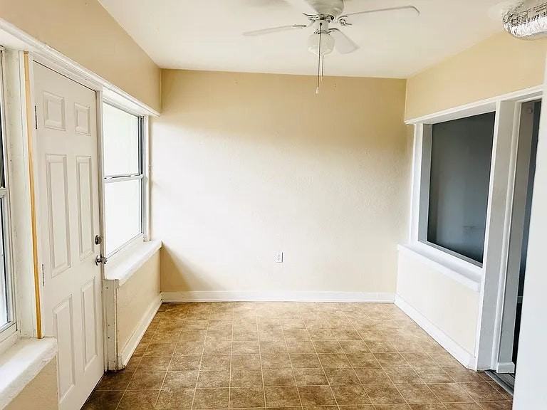 434 Woodlawn Avenue - Photo 5 of 25
