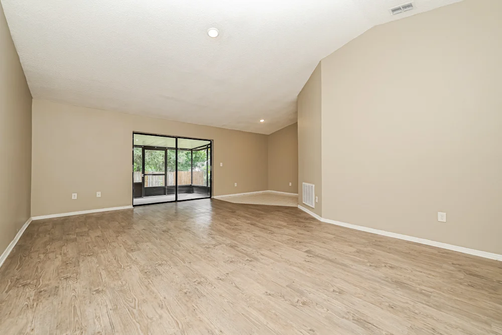1517 Kestrel Way - Photo 4 of 15