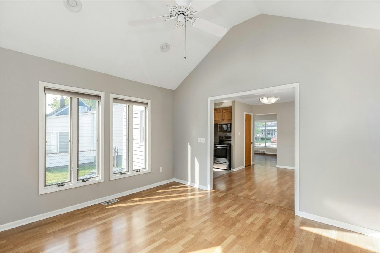 4514 Sedgemoor Avenue - Photo 3 of 35