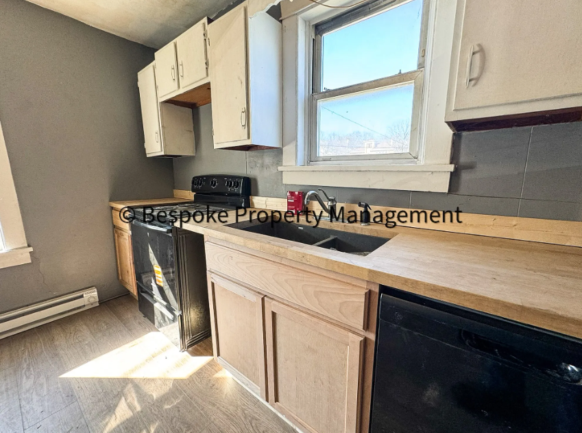 158 Main St, Unit 3 - Photo 5 of 23