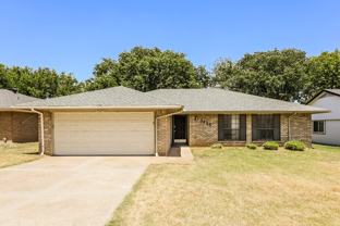 3400 Meadowmoor St - Photo 1 of 1