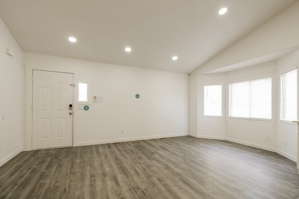 2098 E Weeping Willow Way - Photo 4 of 17