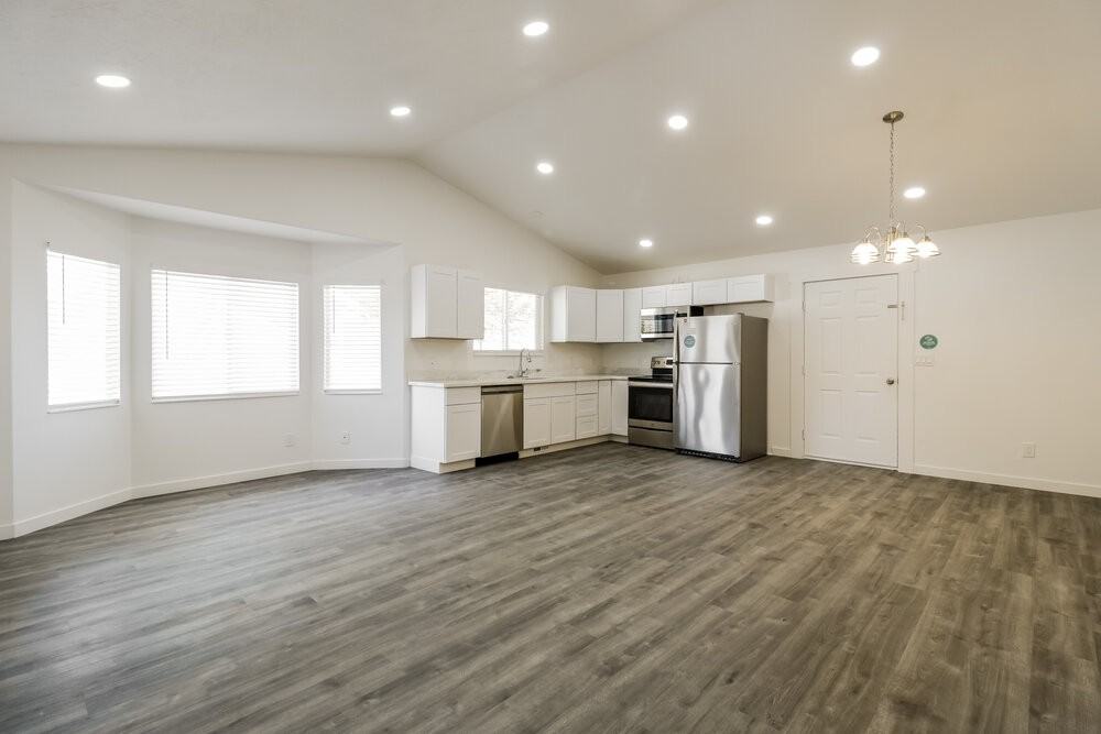 2098 E Weeping Willow Way - Photo 5 of 17