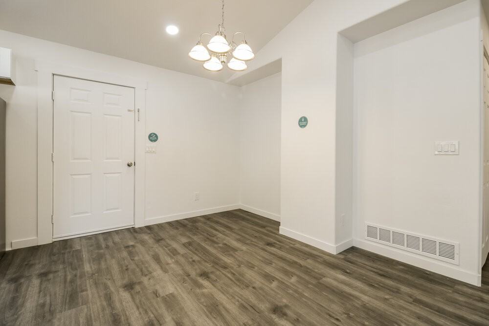 2098 E Weeping Willow Way - Photo 6 of 17