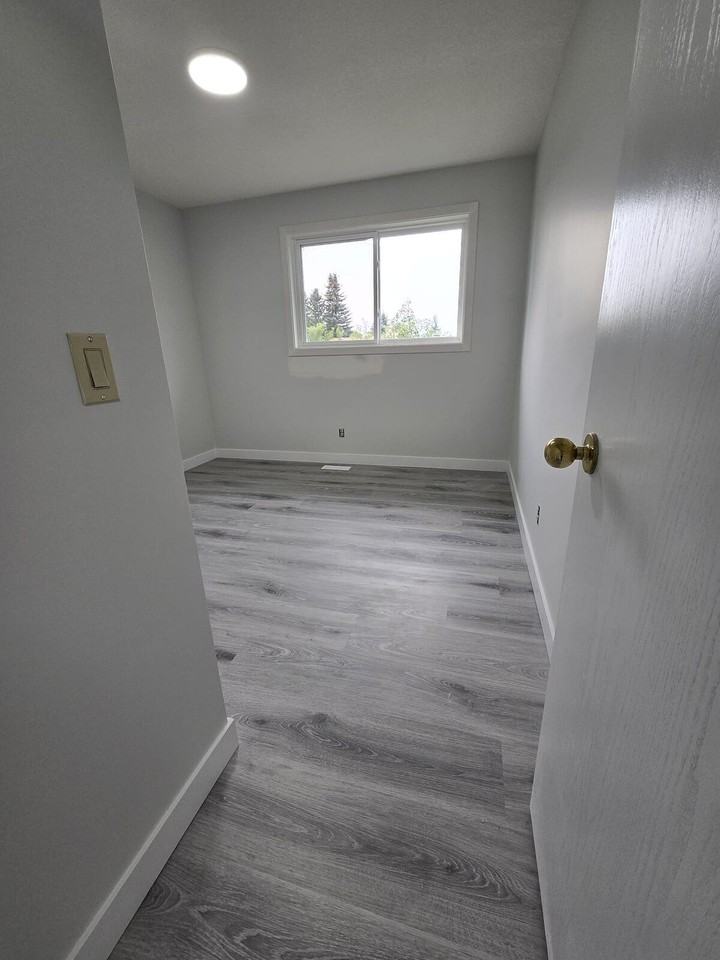52 Edgebrook Rd Nw - Photo 6 of 29