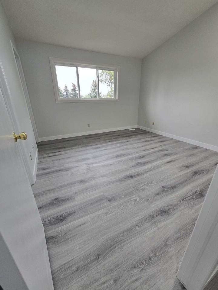 52 Edgebrook Rd Nw - Photo 7 of 29