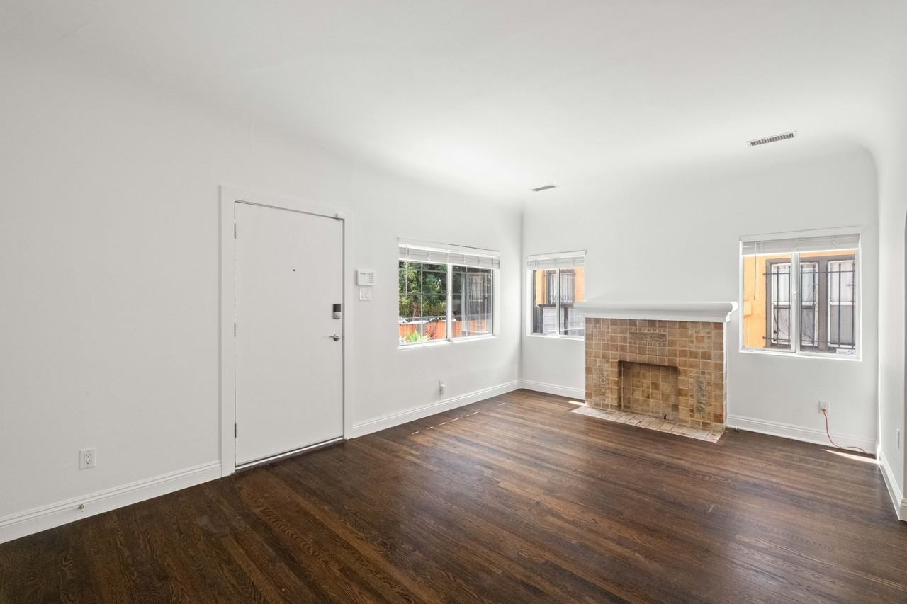 1381 S Orange Dr #1381 - Photo 4 of 26