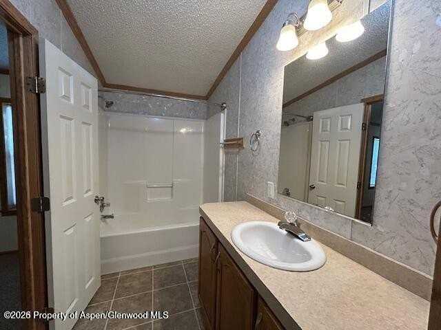 1229 Sunrise Ln - Photo 7 of 10