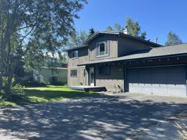 featured image of 11530 Echo St