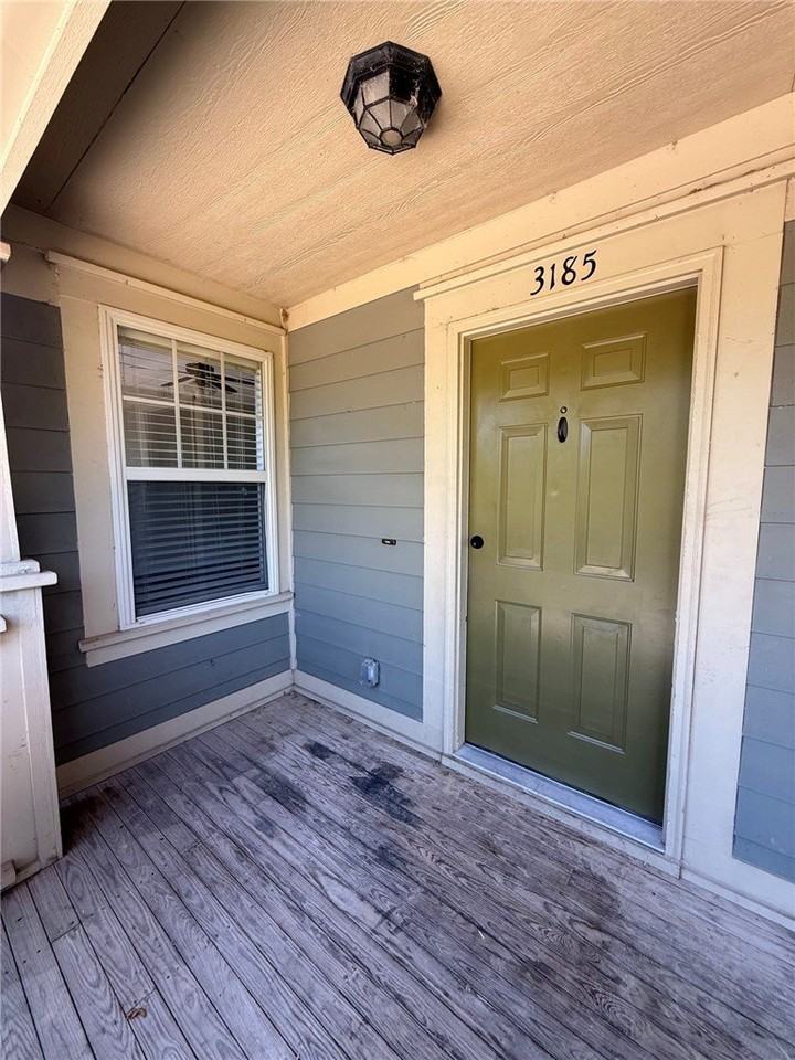 3185 N Barnsbury Ter - Photo 3 of 16