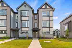 featured image of 52 Evanscrest Manor Nw