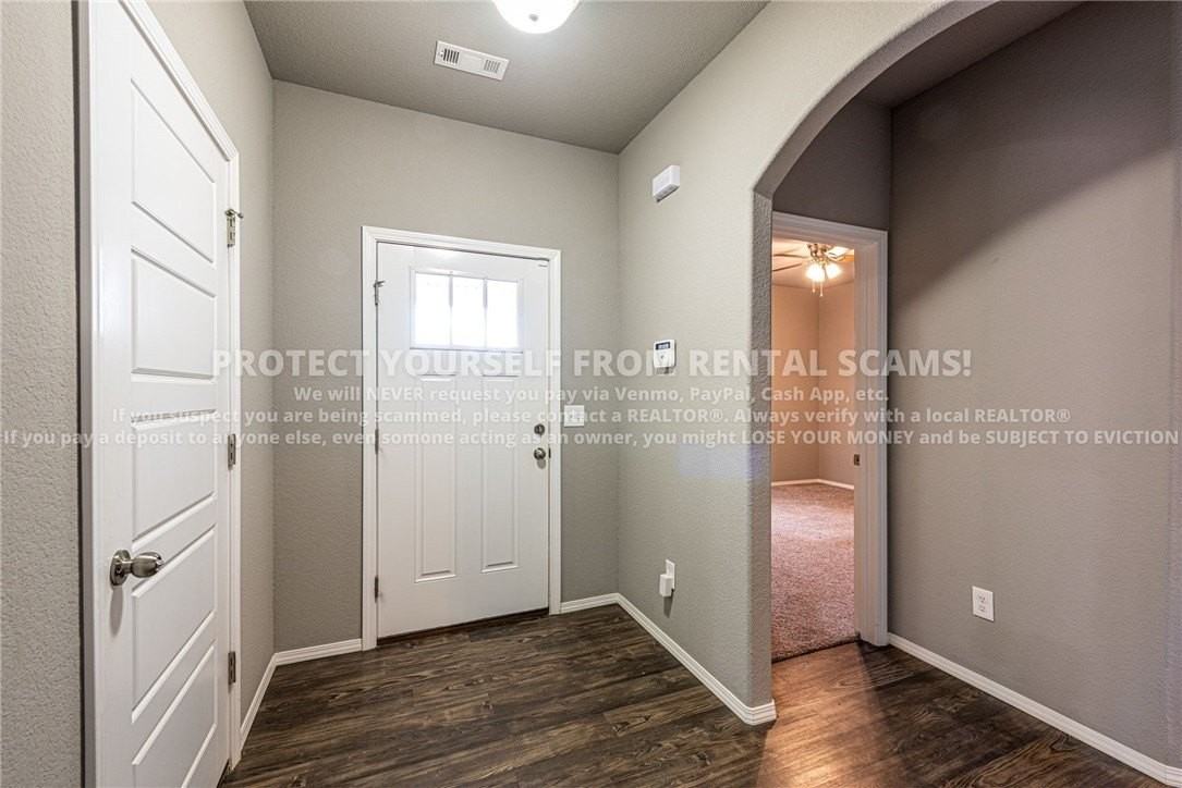 1291 S Springfield Dr - Photo 3 of 15