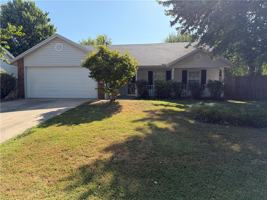 featured image of 1916 N Albany Ln