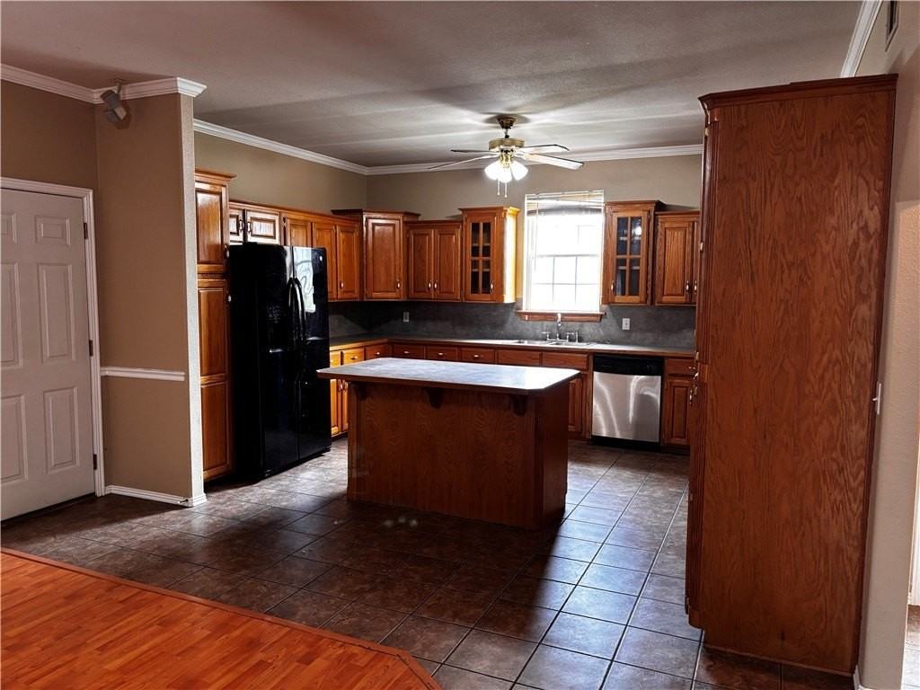 104 Cheyenne Ln - Photo 4 of 26