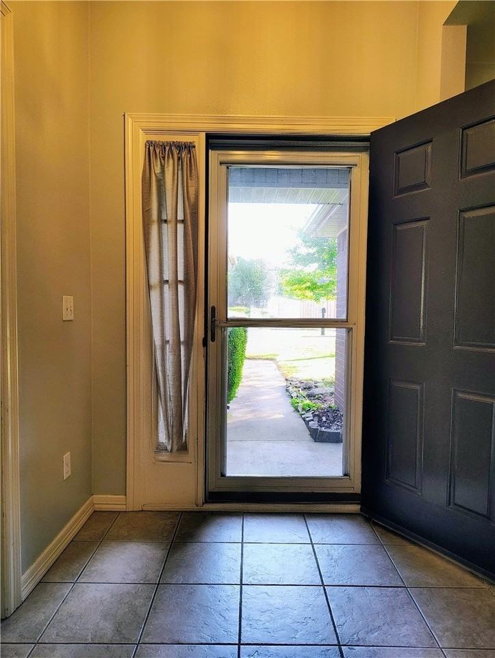 311 Ketch Ct - Photo 5 of 36