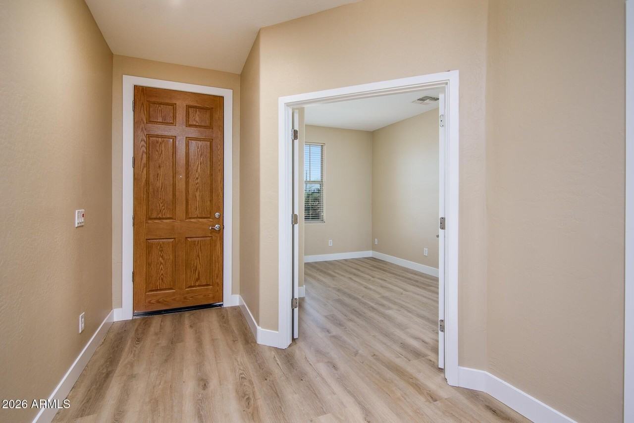 41615 W Chimayo Ct - Photo 2 of 32