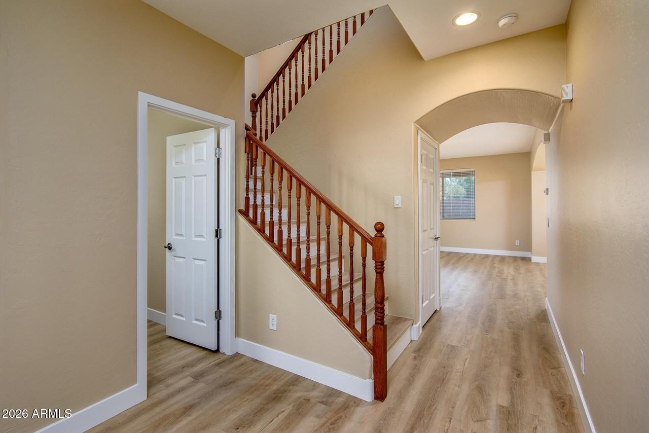 41615 W Chimayo Ct - Photo 4 of 32