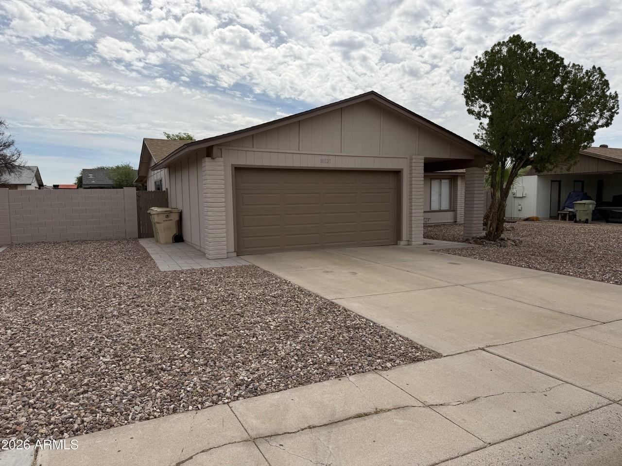 10021 N 47th Dr - Photo 2 of 19